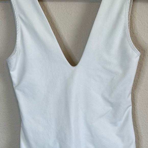 Free People Keep It Sleek Low Back Bodysuit V Neck White Tank Size XS - Picture 3 of 9